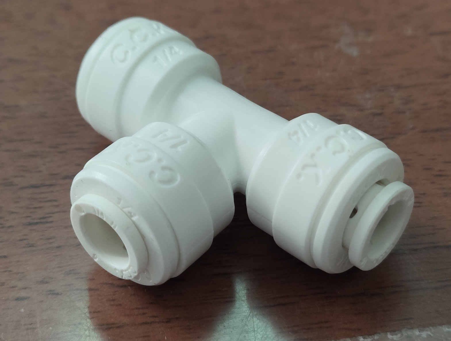 Тройник 1/4"-1/4"-1/4" трубка JG