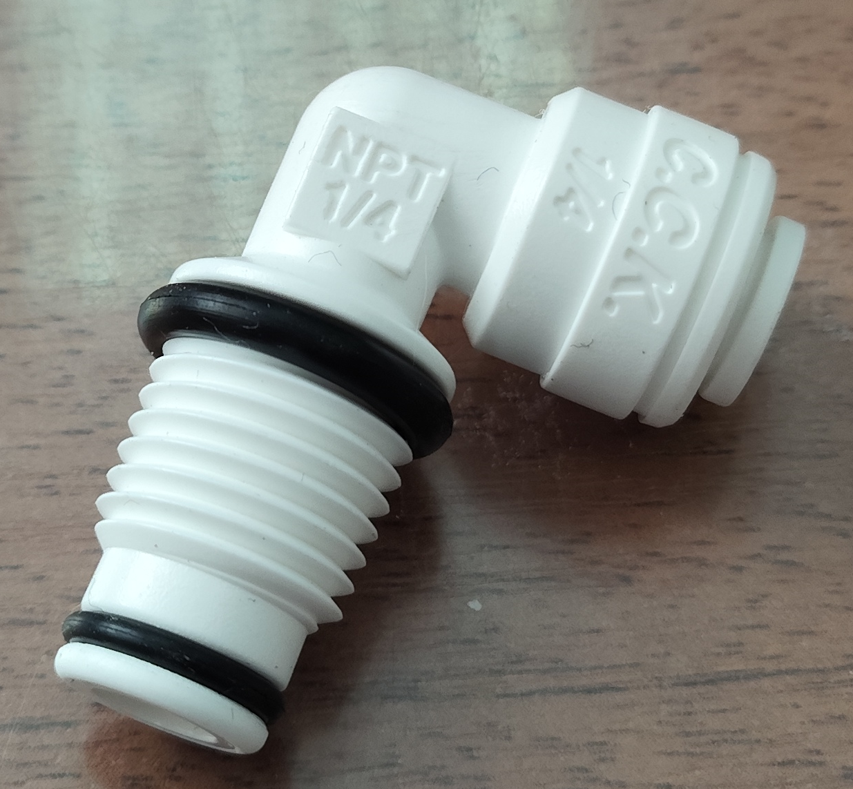 Уголок 1/4" трубка - 1/4" НР-ORING