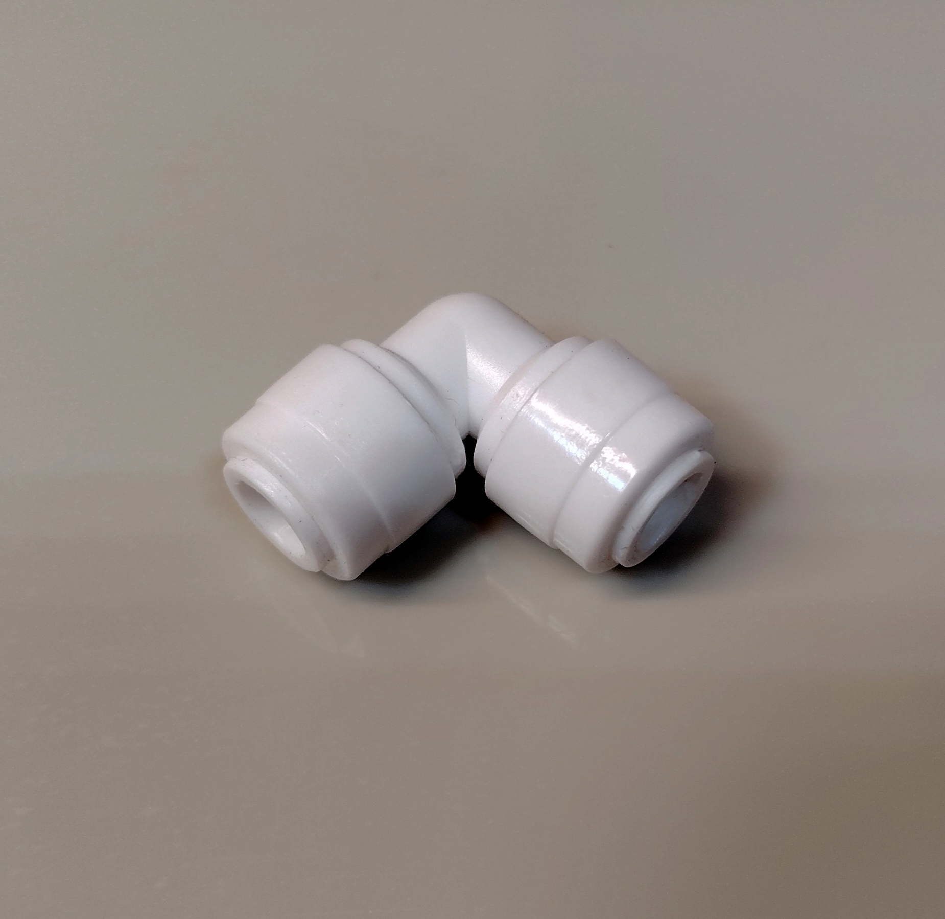 Уголок 1/4 трубка - 1/4 трубка JG