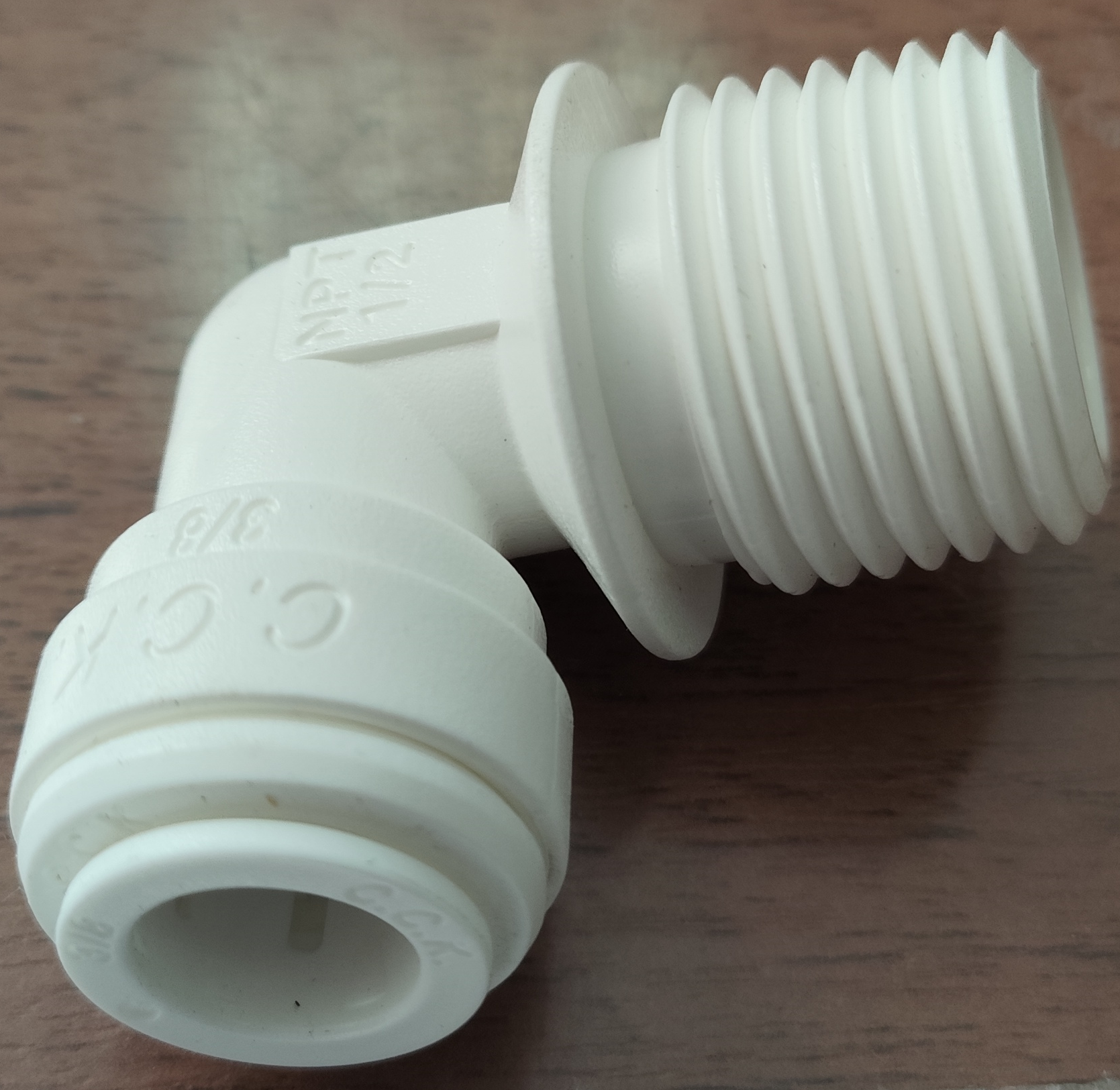 Уголок 3/8" трубка - 1/2" НР JG 